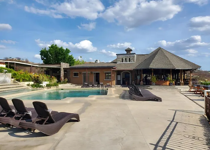 Casa De Encanto Tropical Villa